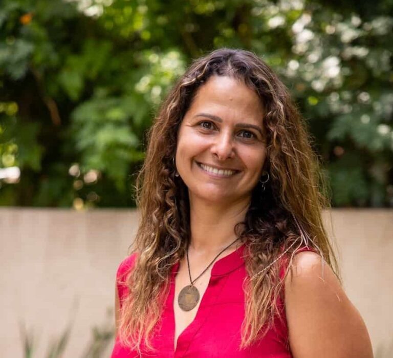 מירב נירם — מנחת ריטריט סוראיה גאורגיה